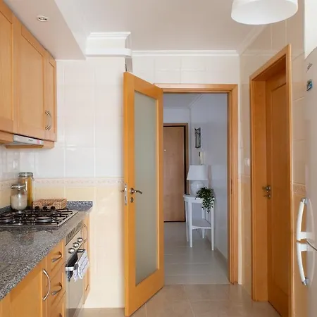 Plum Guide - Chesterfield Cajo Apartman Lisboa